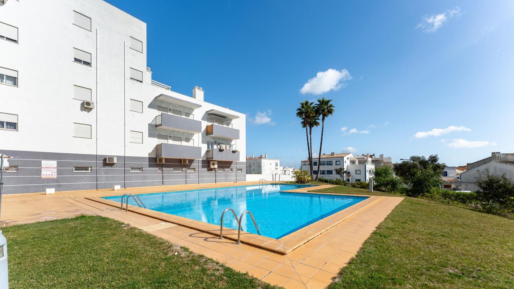 Sunny Retreat With Pool And Balcony By Lovelystay Αλμπουφέιρα Εξωτερικό φωτογραφία
